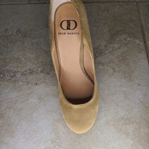 Kelsi Dagger Lillian Suede Heel, Size 6.5M - Picture 5 of 9